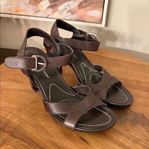 Naturalizer Dark Brown Strappy Sandals Leather Women’s Size 4 Hard to Find